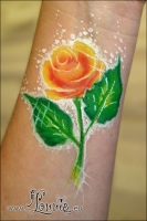 Lonnies_ansigtsmaling-arm-doodle-rose2