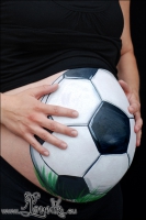 Lonnies_ansigtsmaling-Gravid-Fodbold-02