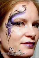 Lonnies_ansigtsmaling-Eye-Design-purple