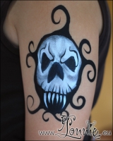 Lonnies_ansigtsmaling-Skull-wiser1