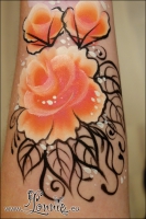 Lonnies_ansigtsmaling-arm-doodle-rose